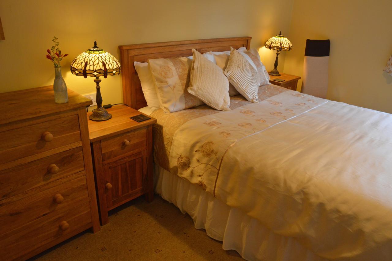 Bryn Hebog Bed & Breakfast Carmarthen Exterior photo