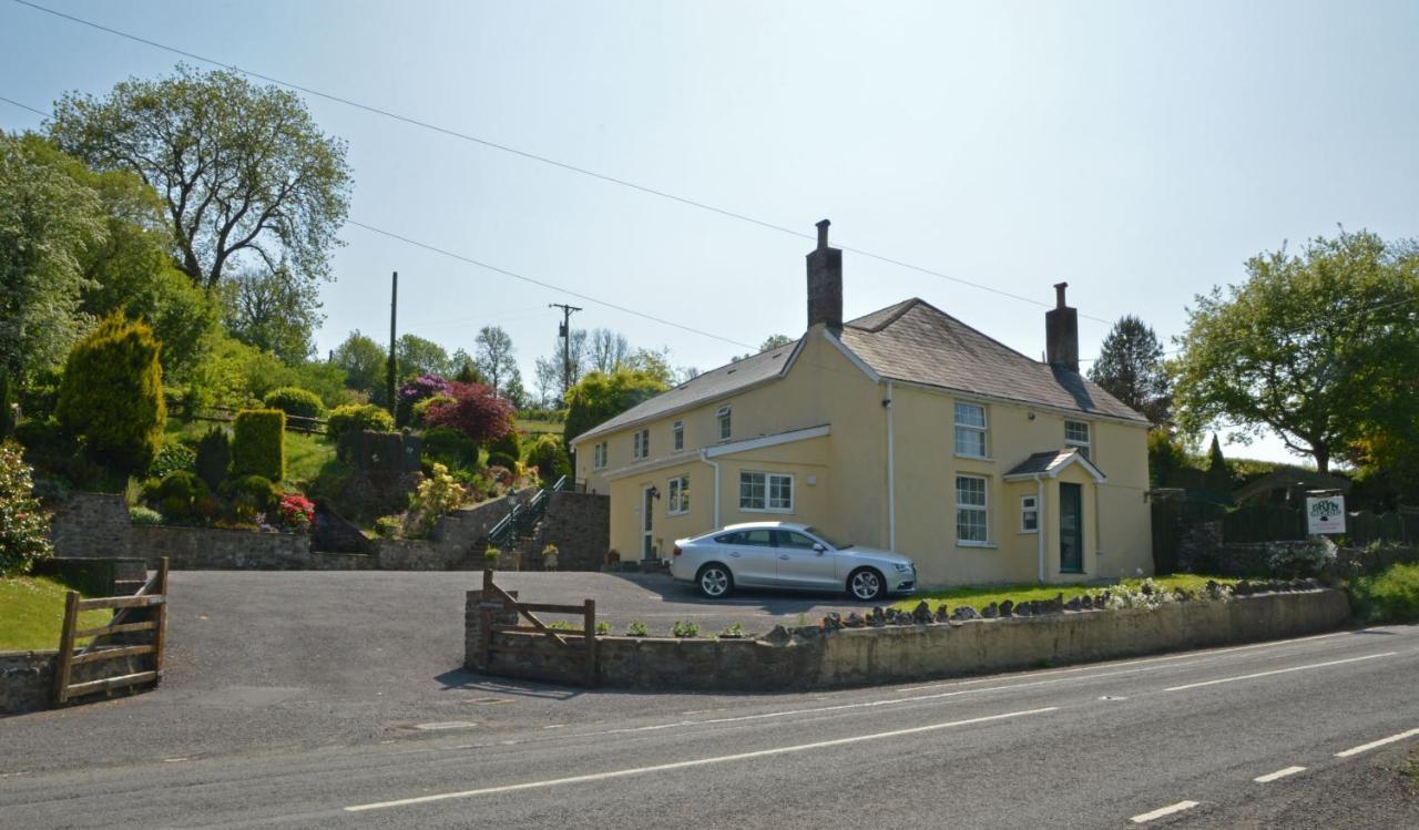 Bryn Hebog Bed & Breakfast Carmarthen Exterior photo